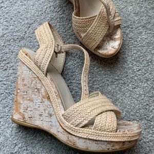 Stuart Weitzman wedges / heeled sandal 👡